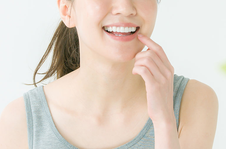 歯牙移植を受ける人イメージ